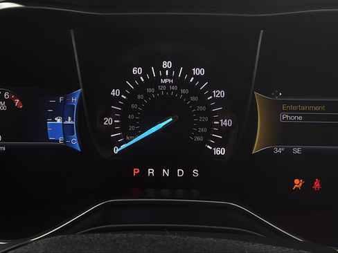 Used 2017 Ford Fusion SE w/ Fusion SE Technology Package image 2