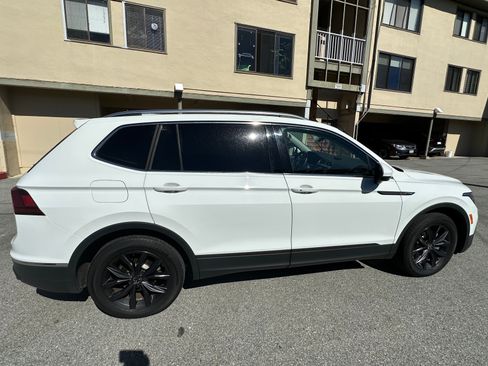 Used 2022 Volkswagen Tiguan SE FWD image 4