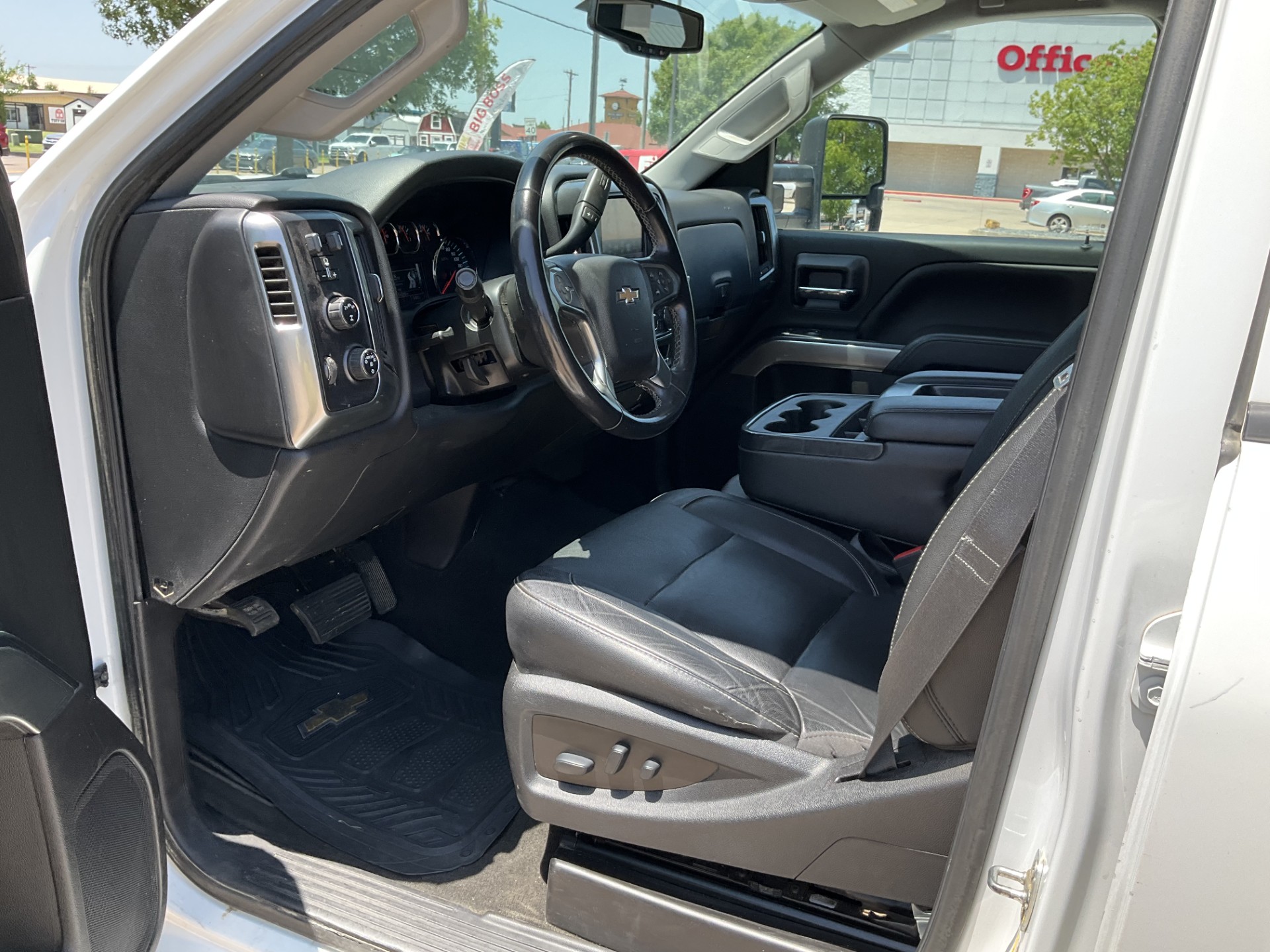 Used 2018 Chevrolet Silverado 3500 LT AWD/4WD image 10