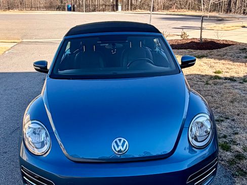 Used 2019 Volkswagen Beetle 2.0T SE image 8