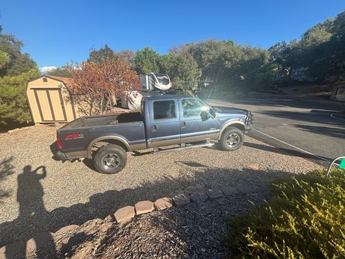 Used 2006 Ford F250 Lariat image 2
