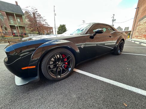 Used 2018 Dodge Challenger SRT Hellcat image 5