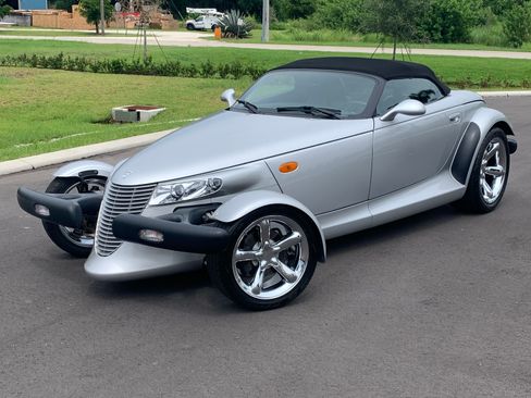 Used 2000 Plymouth Prowler image 2