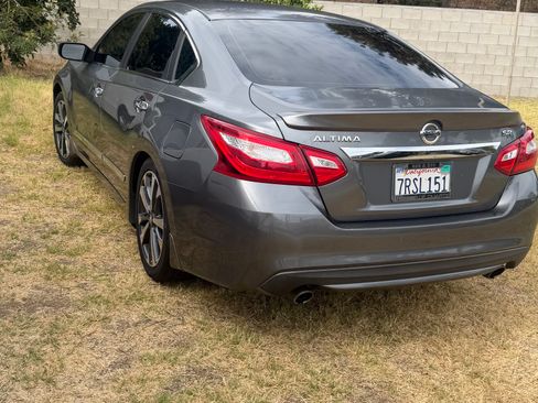 Used 2016 Nissan Altima 2.5 SR FWD image 4