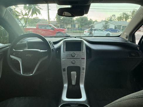 Used 2011 Chevrolet Volt Sedan 4D image 11