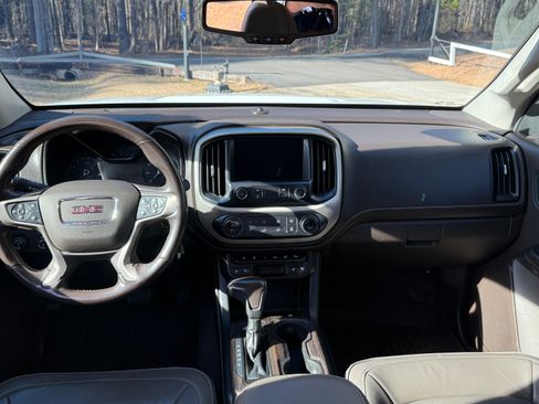 Used 2021 GMC Canyon Denali image 18