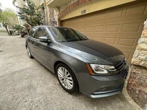 Used 2016 Volkswagen Jetta SEL Premium image 4