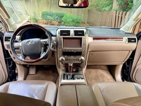 Used 2014 Lexus GX 460 w/ Premium Package AWD/4WD image 16