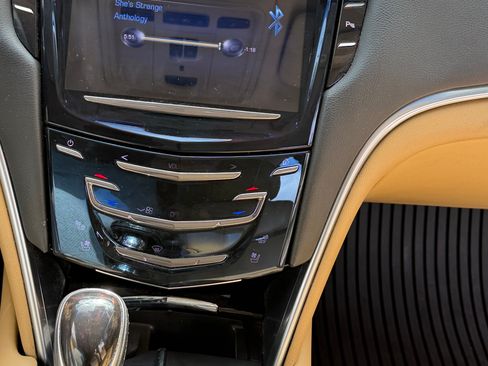 Used 2013 Cadillac XTS Premium image 12