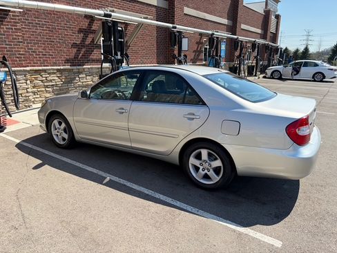 Used 2004 Toyota Camry SE image 6