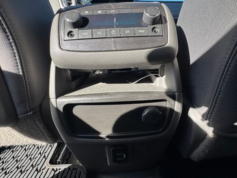 Used 2017 Chevrolet Traverse LT image 5