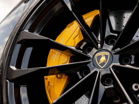 Used 2019 Lamborghini Urus image 15