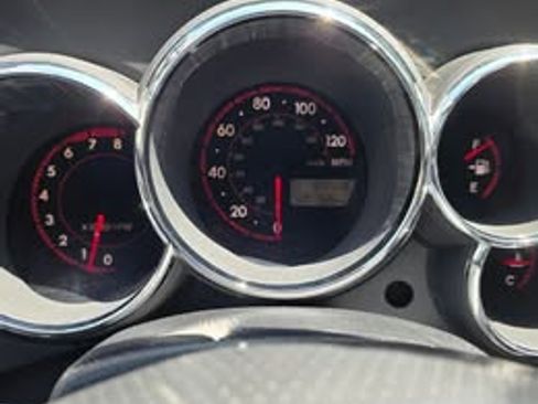 Used 2006 Toyota Matrix XR FWD image 8