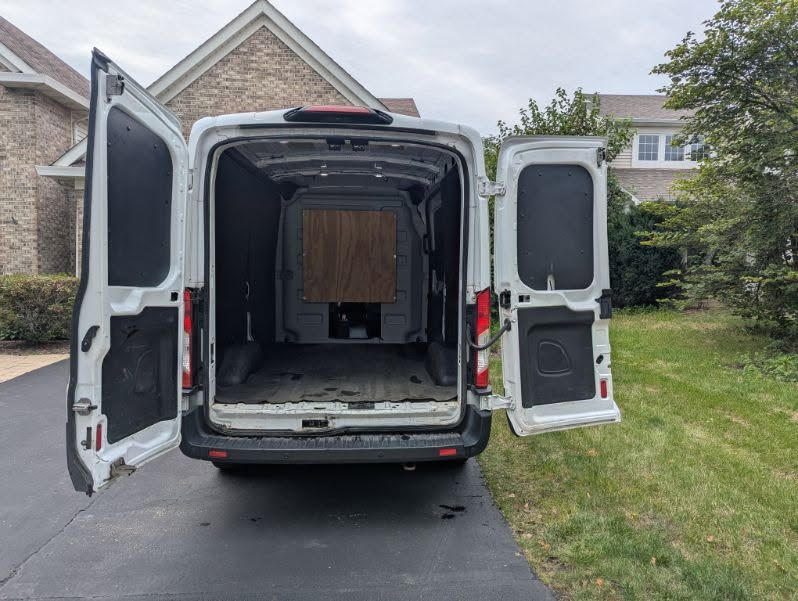 Used 2019 Ford Transit 250 130 Medium Roof RWD image 8