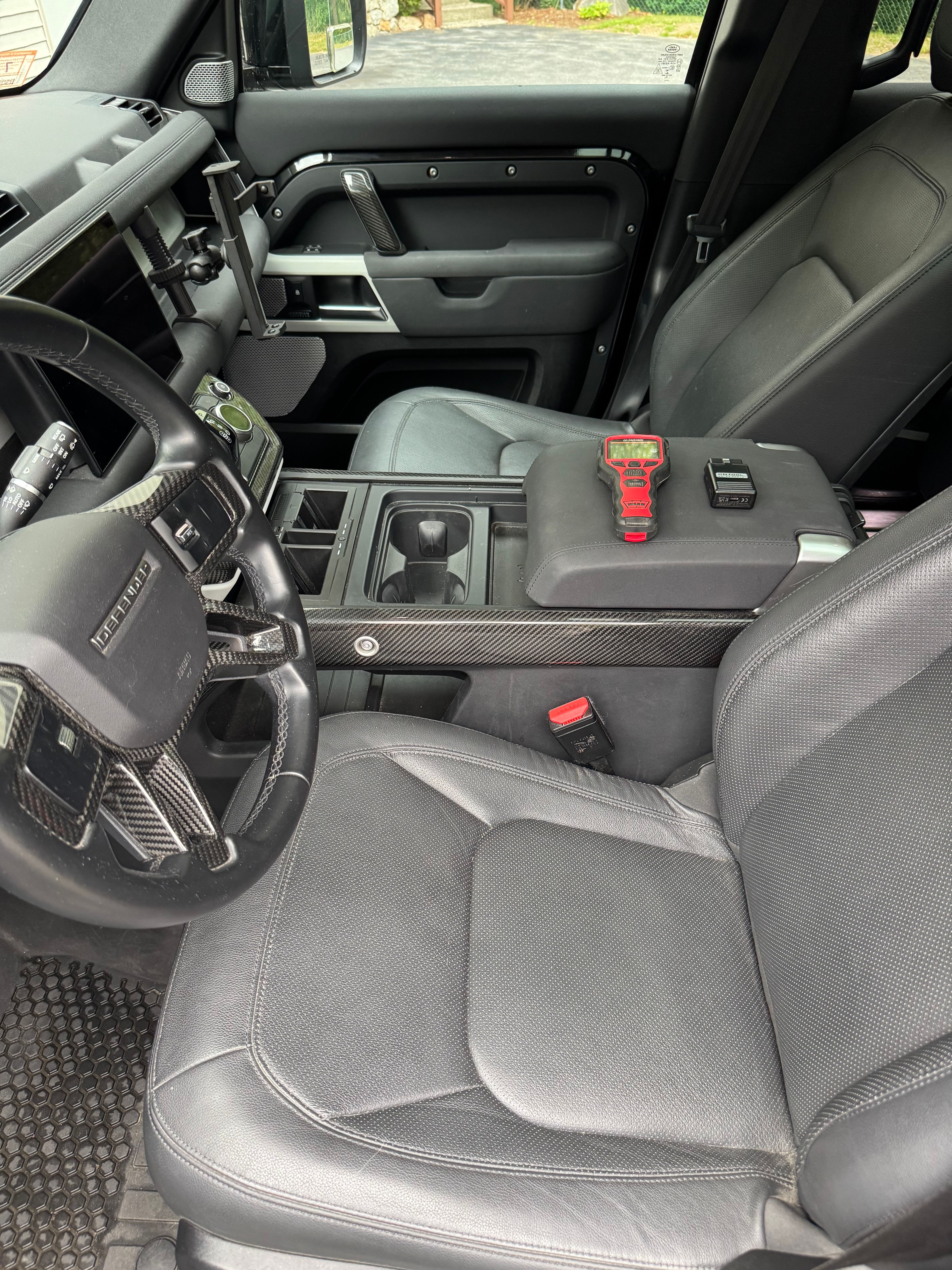 Used 2023 Land Rover Defender 130 SE AWD/4WD image 18