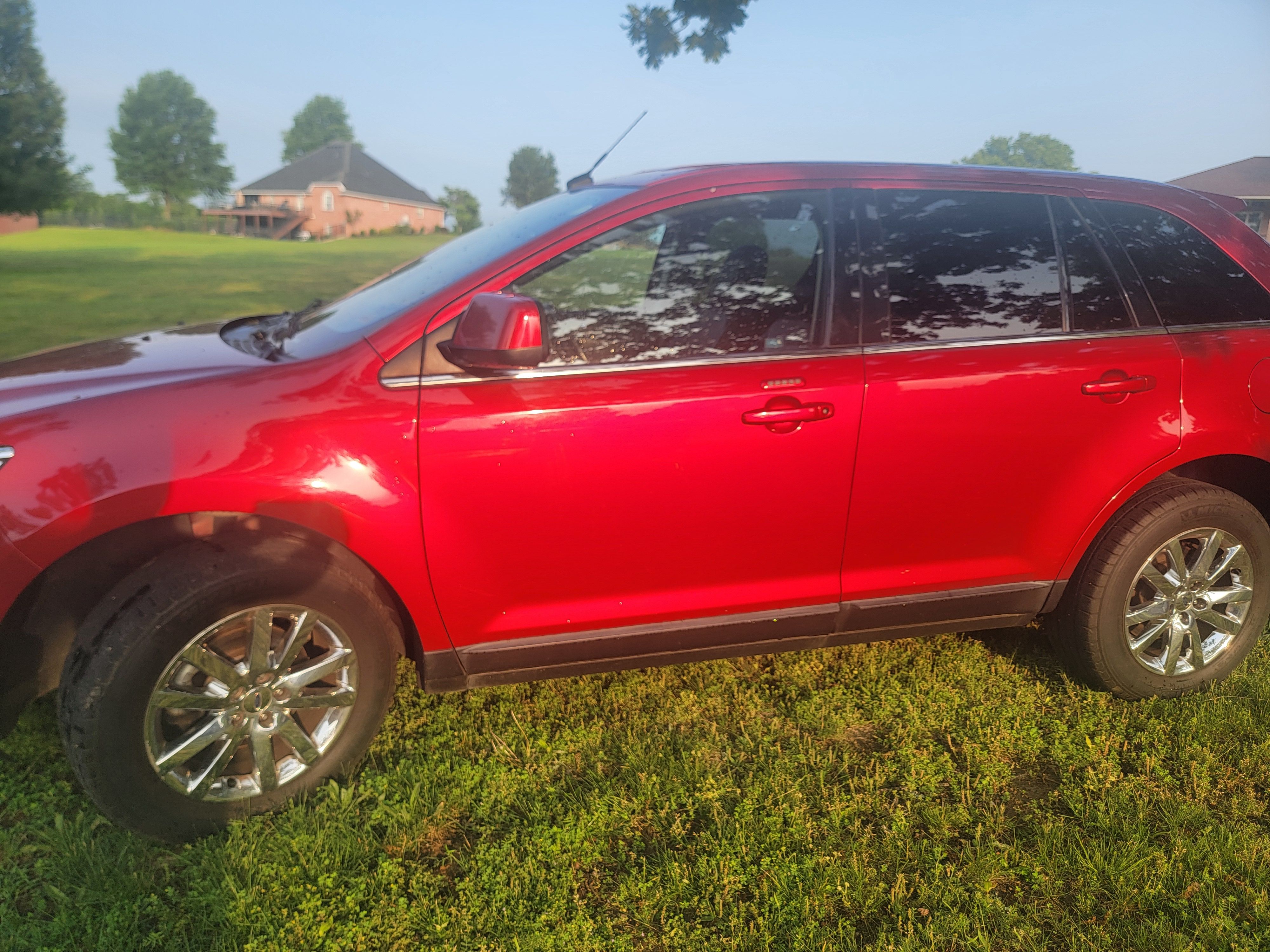 Used 2011 Ford Edge Limited AWD/4WD image 2
