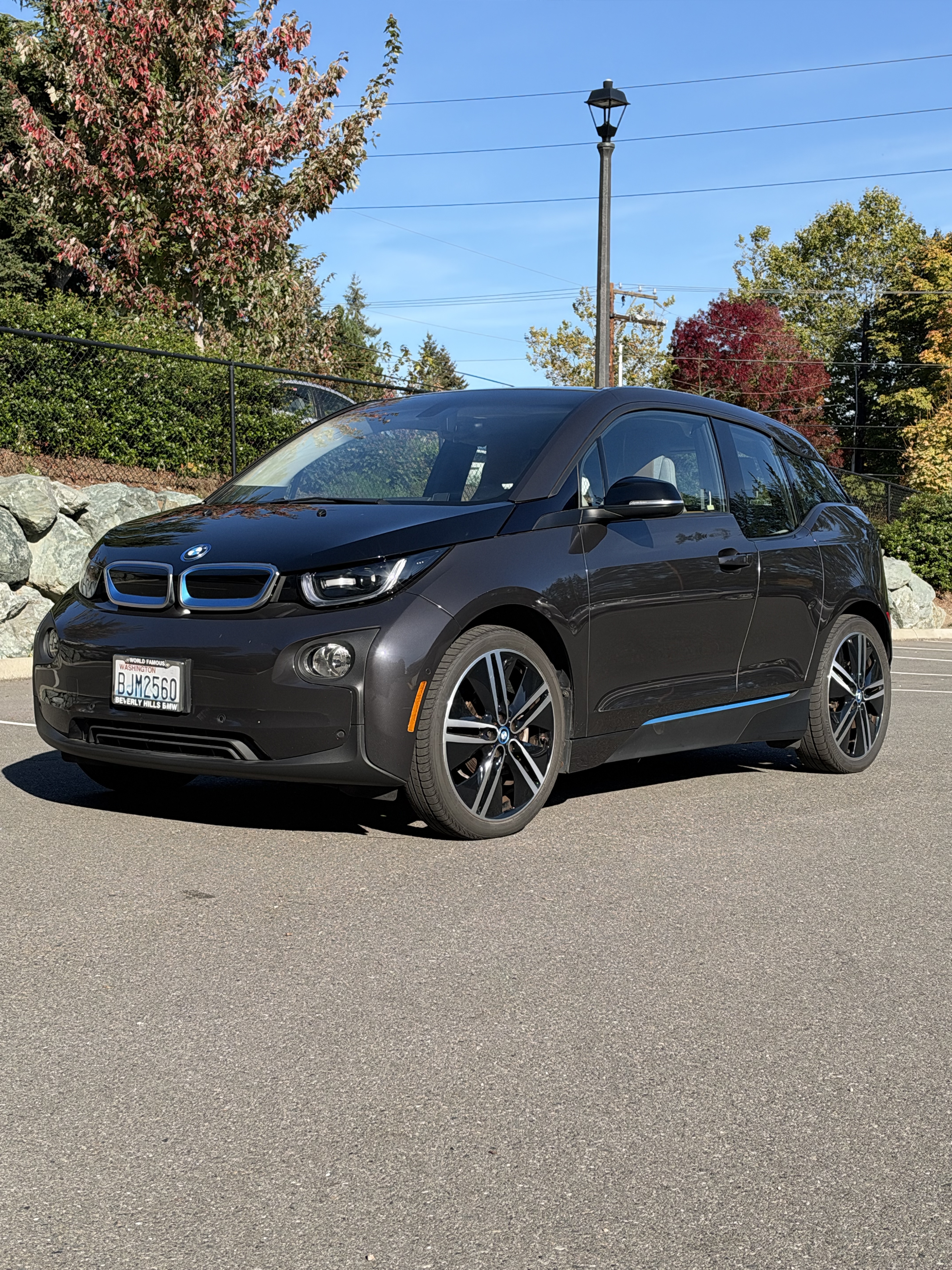 Used 2015 BMW i3 w/ Range Extender RWD image 1