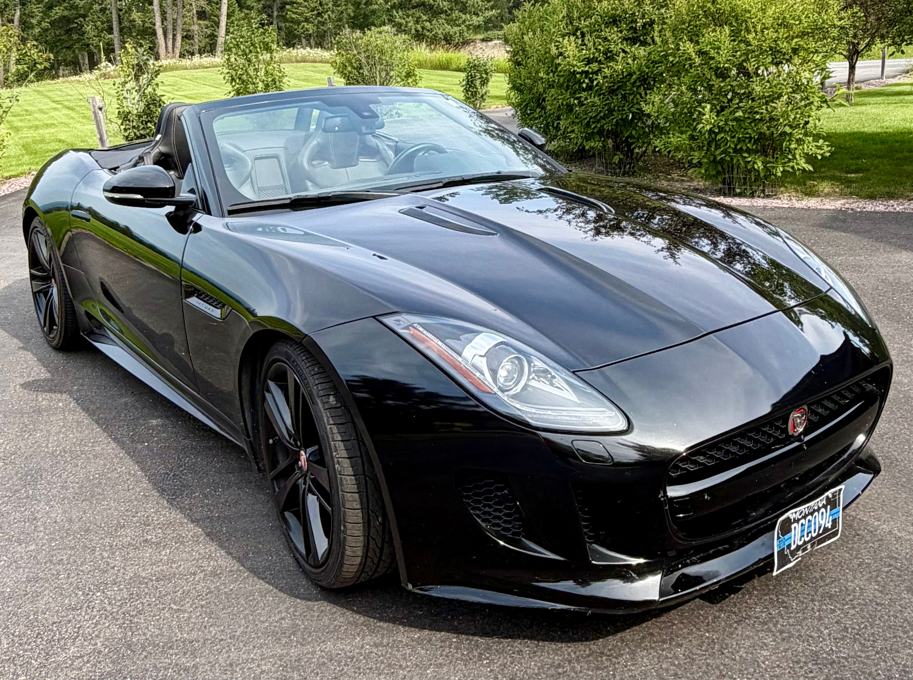 Used 2017 Jaguar F-TYPE Convertible RWD image 8