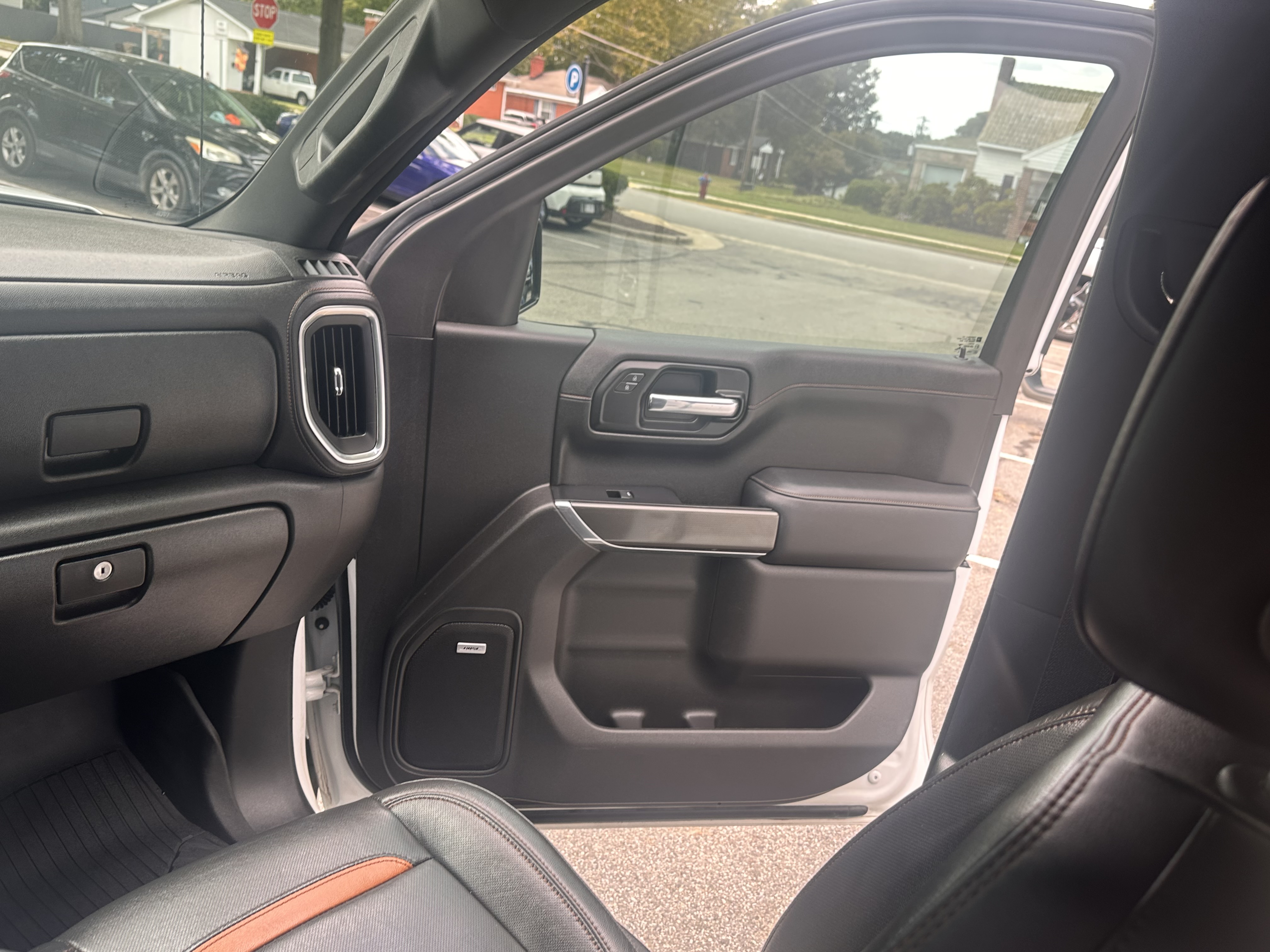 Used 2020 GMC Sierra 1500 AT4 w/ AT4 Premium Package AWD/4WD image 14