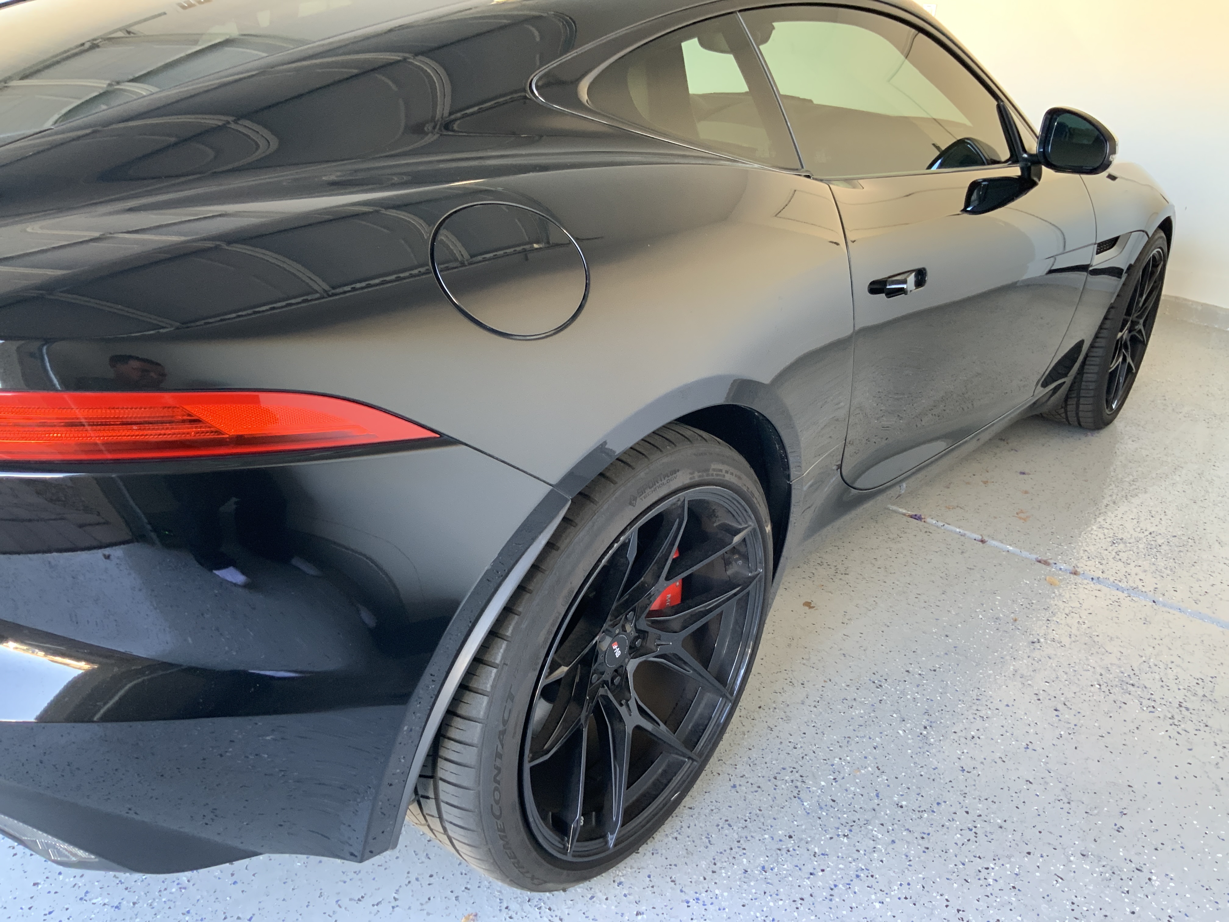 Used 2016 Jaguar F-TYPE Coupe RWD image 12