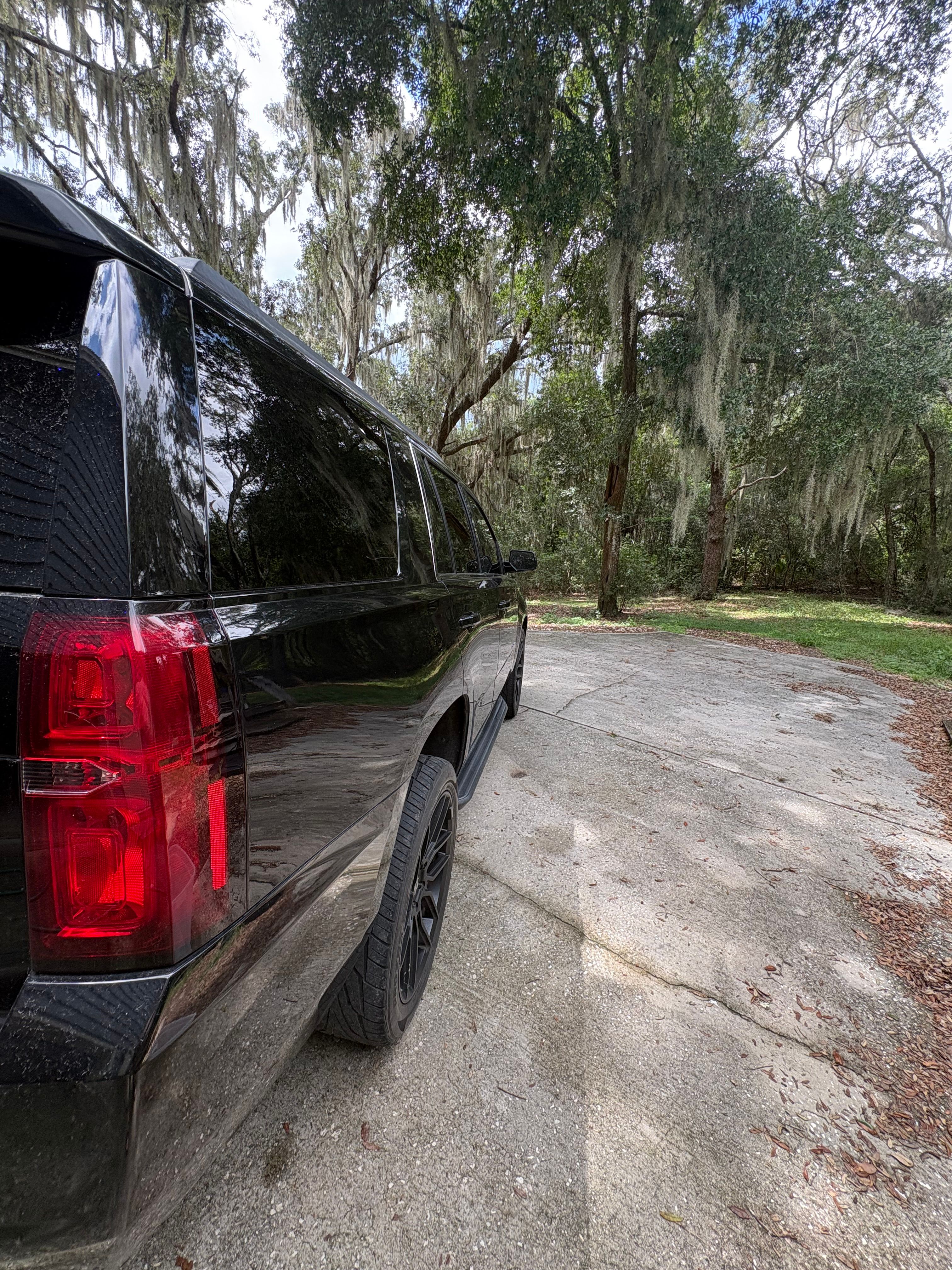 Used 2020 Chevrolet Tahoe LS w/ Enhanced Driver Alert Package RWD image 4