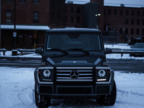 Used 2017 Mercedes-Benz G 550 G 550 Sport Utility 4D image 2