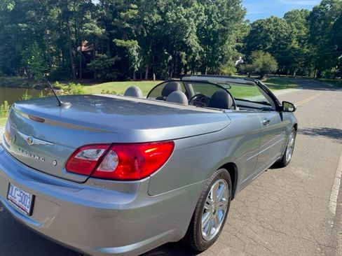 Used 2008 Chrysler Sebring Limited w/ Luxury Group image 21