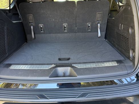 Used 2021 Chevrolet Suburban Z71 image 5