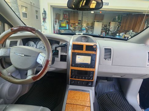 Used 2007 Chrysler Aspen Limited image 17