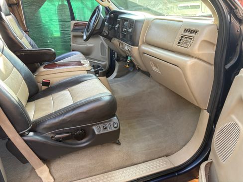 Used 2005 Ford Excursion Eddie Bauer image 6