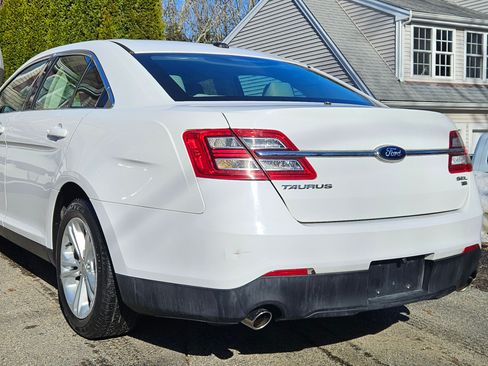Used 2013 Ford Taurus SEL image 8