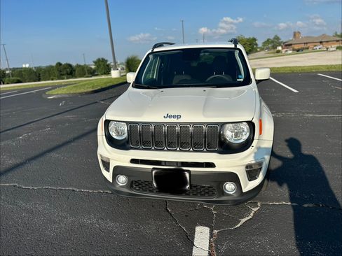 Used 2019 Jeep Renegade Latitude FWD image 6