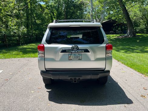 Used 2011 Toyota 4Runner Trail AWD/4WD image 8