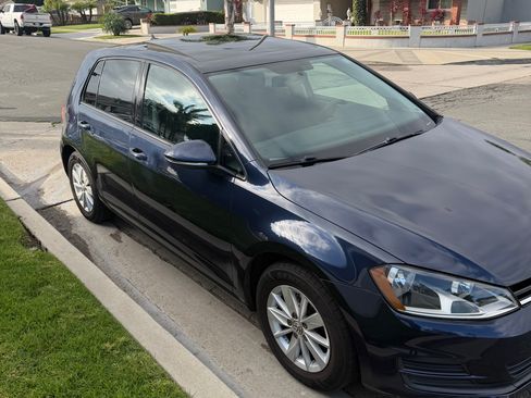 Used 2016 Volkswagen Golf S image 4