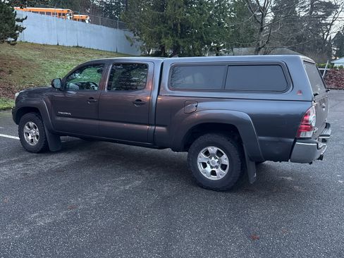 Used 2012 Toyota Tacoma 4x4 Double Cab image 1