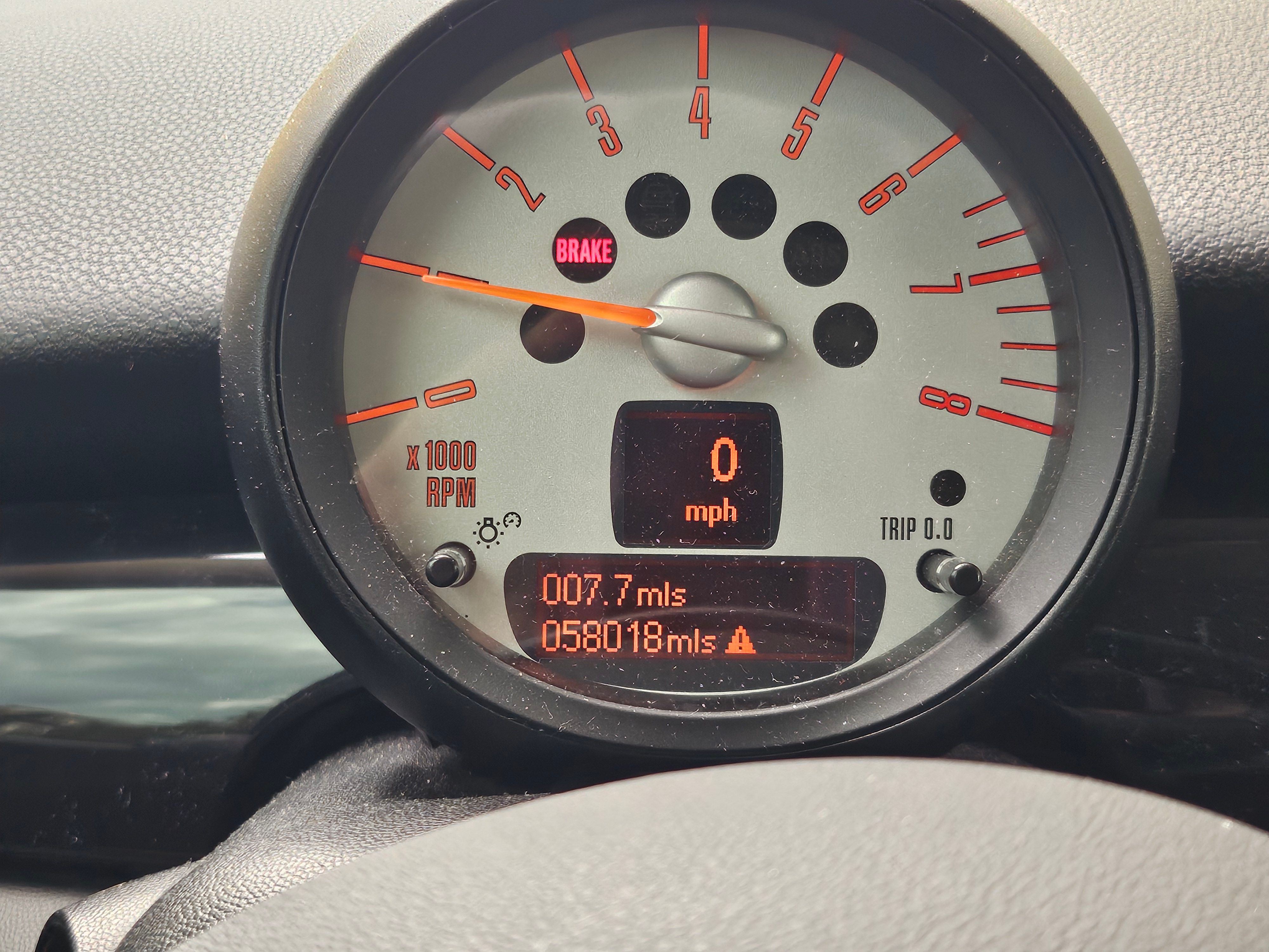 Used 2011 MINI Cooper Hardtop FWD image 6