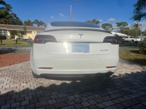 Used 2020 Tesla Model 3 Performance image 13