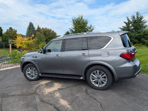 Used 2018 INFINITI QX80 Sport Utility 4D w/ All Season Package image 2
