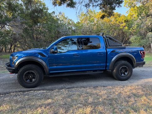 Used 2018 Ford F150 Raptor w/ Equipment Group 802A Luxury image 4