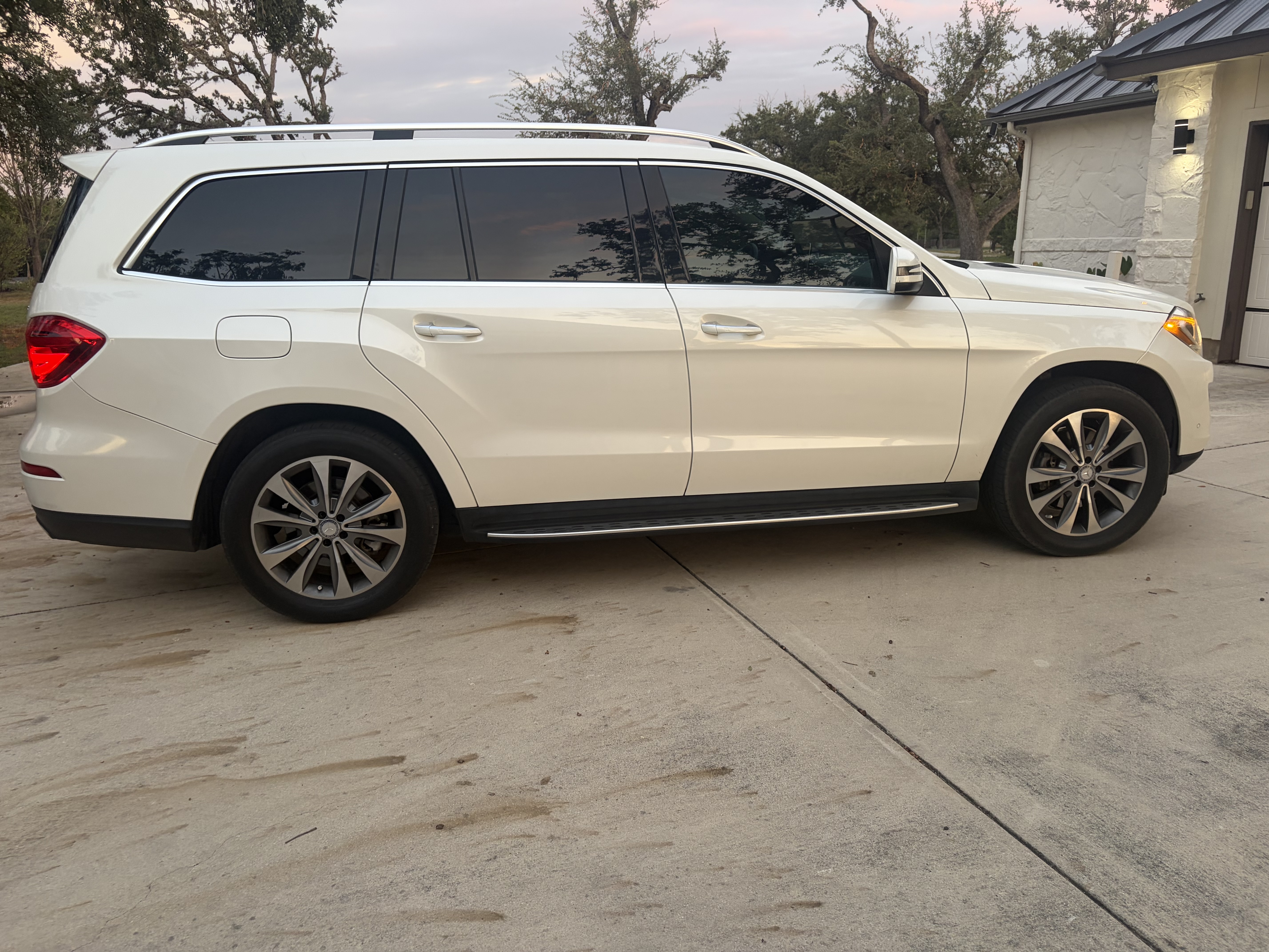 Used 2015 Mercedes-Benz GL 450 4MATIC image 1