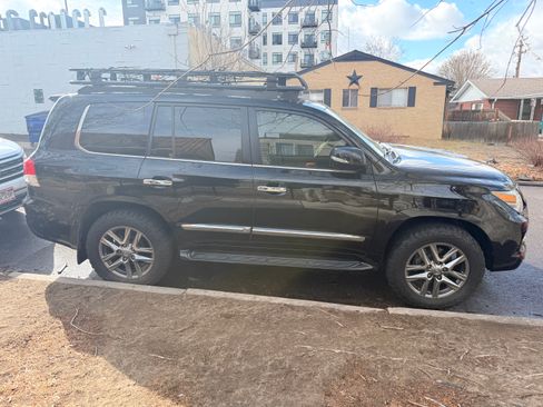 Used 2014 Lexus LX 570 4WD image 4