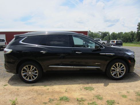 Used 2023 Buick Enclave Avenir w/ Trailering Package, 5000 lbs. FWD image 4