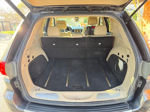 Used 2017 Jeep Grand Cherokee Limited w/ Luxury Group II image 21