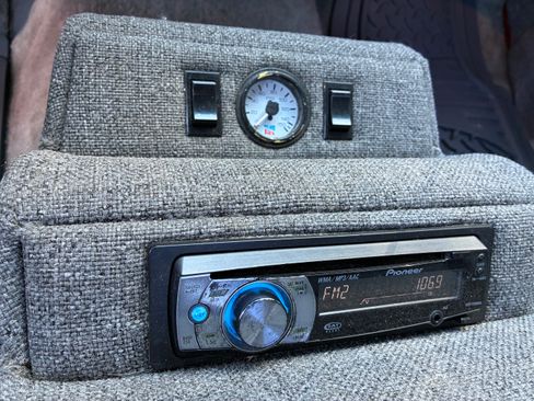 Used 1993 GMC Sierra 1500 2WD Regular Cab image 11