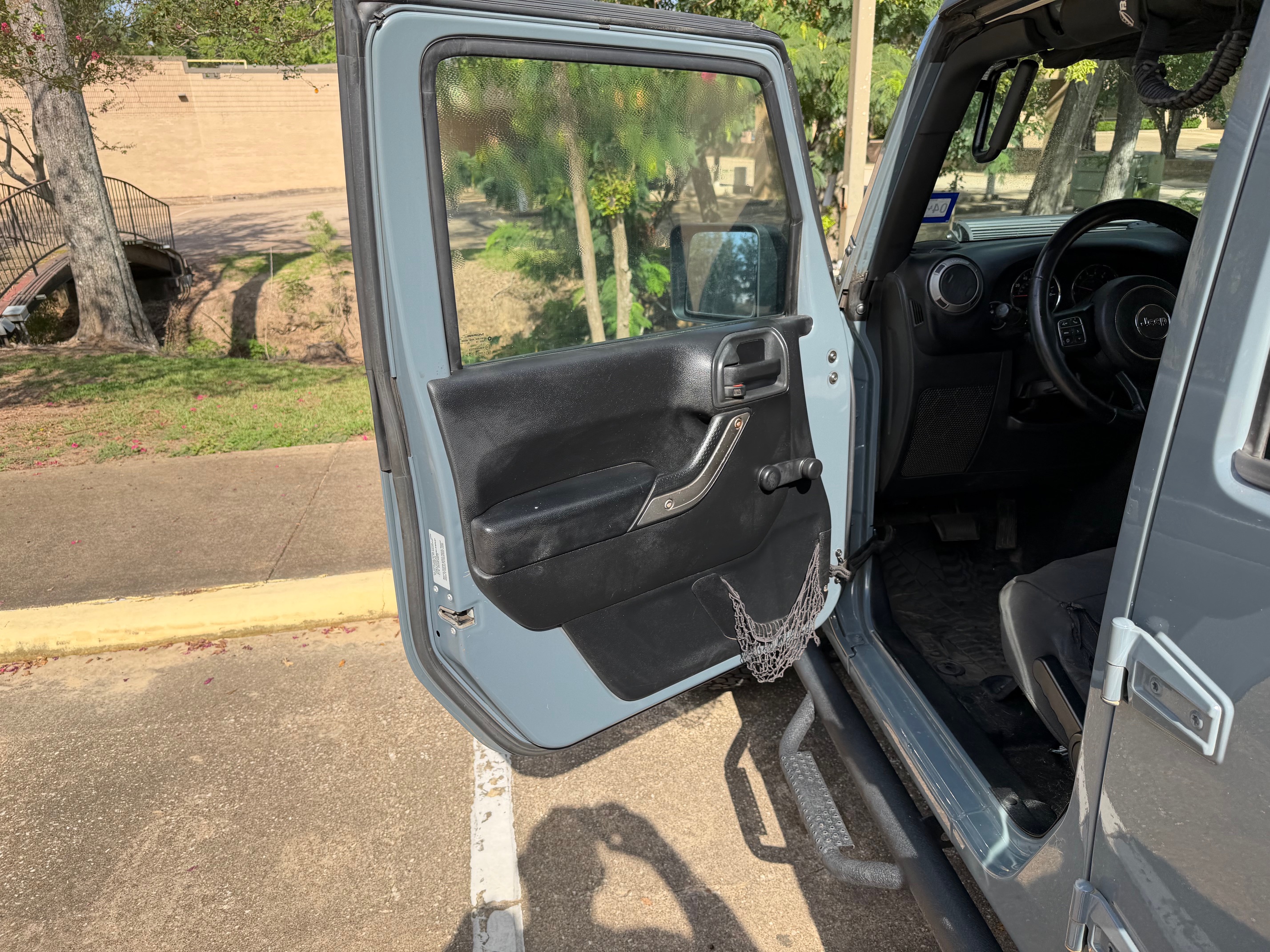 Used 2015 Jeep Wrangler Unlimited Sport w/ Connectivity Group AWD/4WD image 5