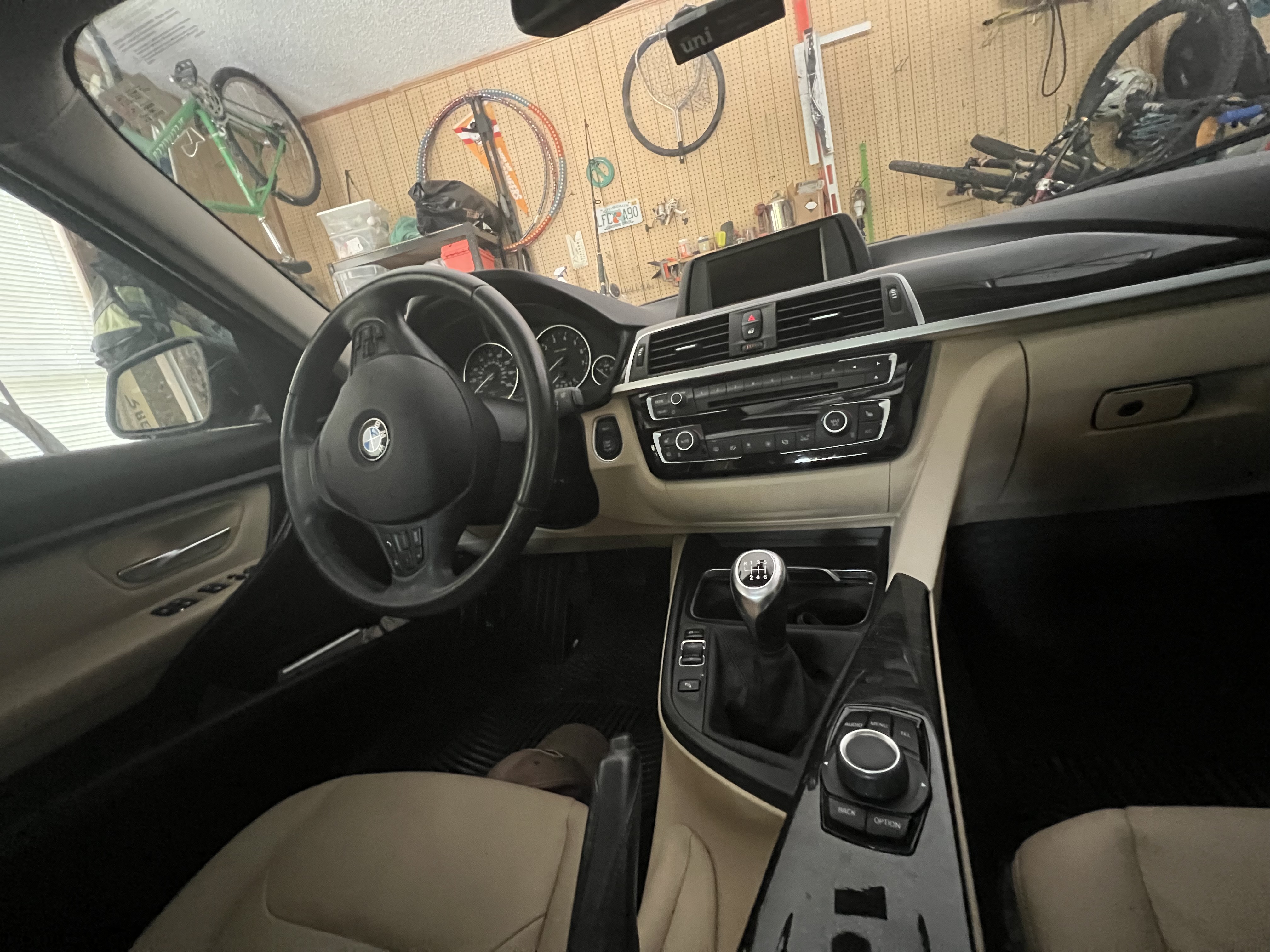 Used 2017 BMW 320i Sedan RWD image 6