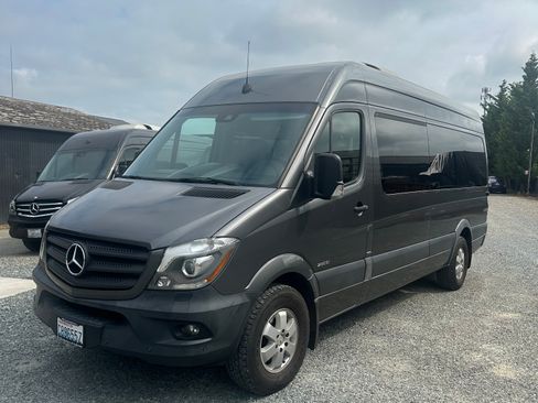 Used 2016 Mercedes-Benz Sprinter 2500 image 5