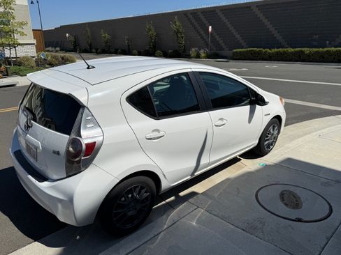 Used 2013 Toyota Prius C Two FWD image 4