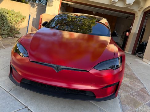 Used 2022 Tesla Model S Plaid image 1