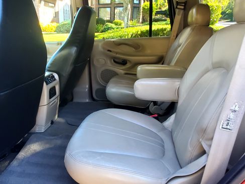 Used 2001 Ford Expedition Eddie Bauer image 9